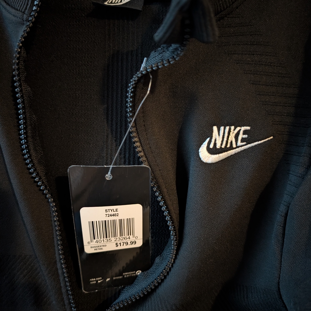 Nike Women's Black Bomber Jacket - Picture 3 of 4